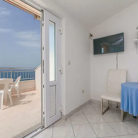 Apartment Luca Omis