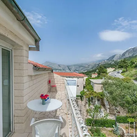 Apartment Luca Omis