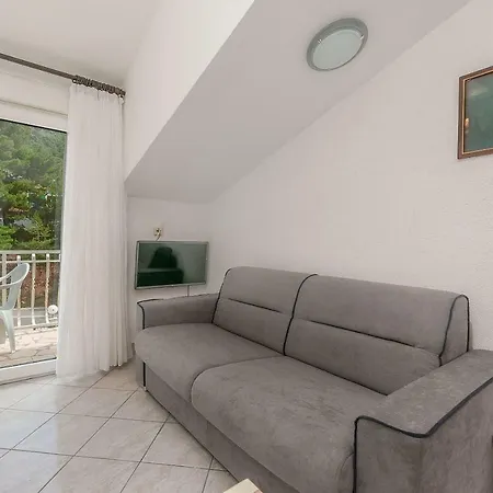 Apartment Luca Omis