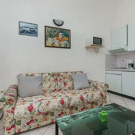 Apartment Luca Omis
