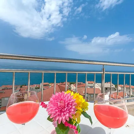 Luca Apartment Omis