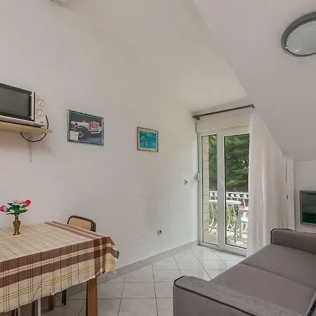 Luca Apartment