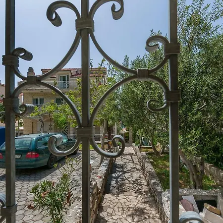 Luca Apartment Omis