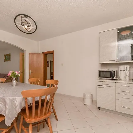Luca Apartment Omis